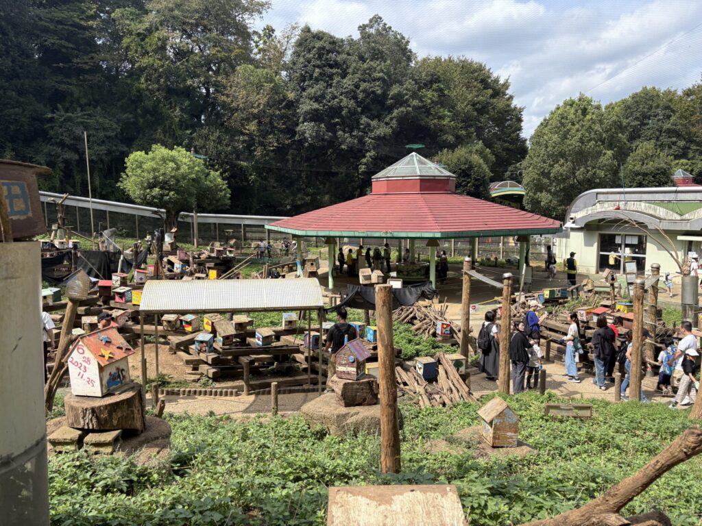 町田リス園の、リス広場の写真